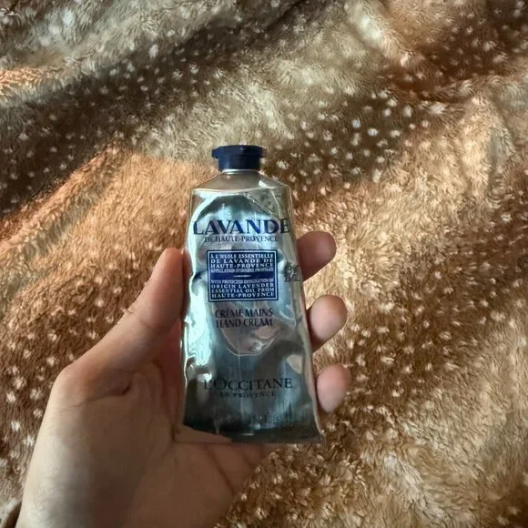 L’Occitane Shea Butter Hand Cream, 2.6 oz full size. - Picture 3 of 4